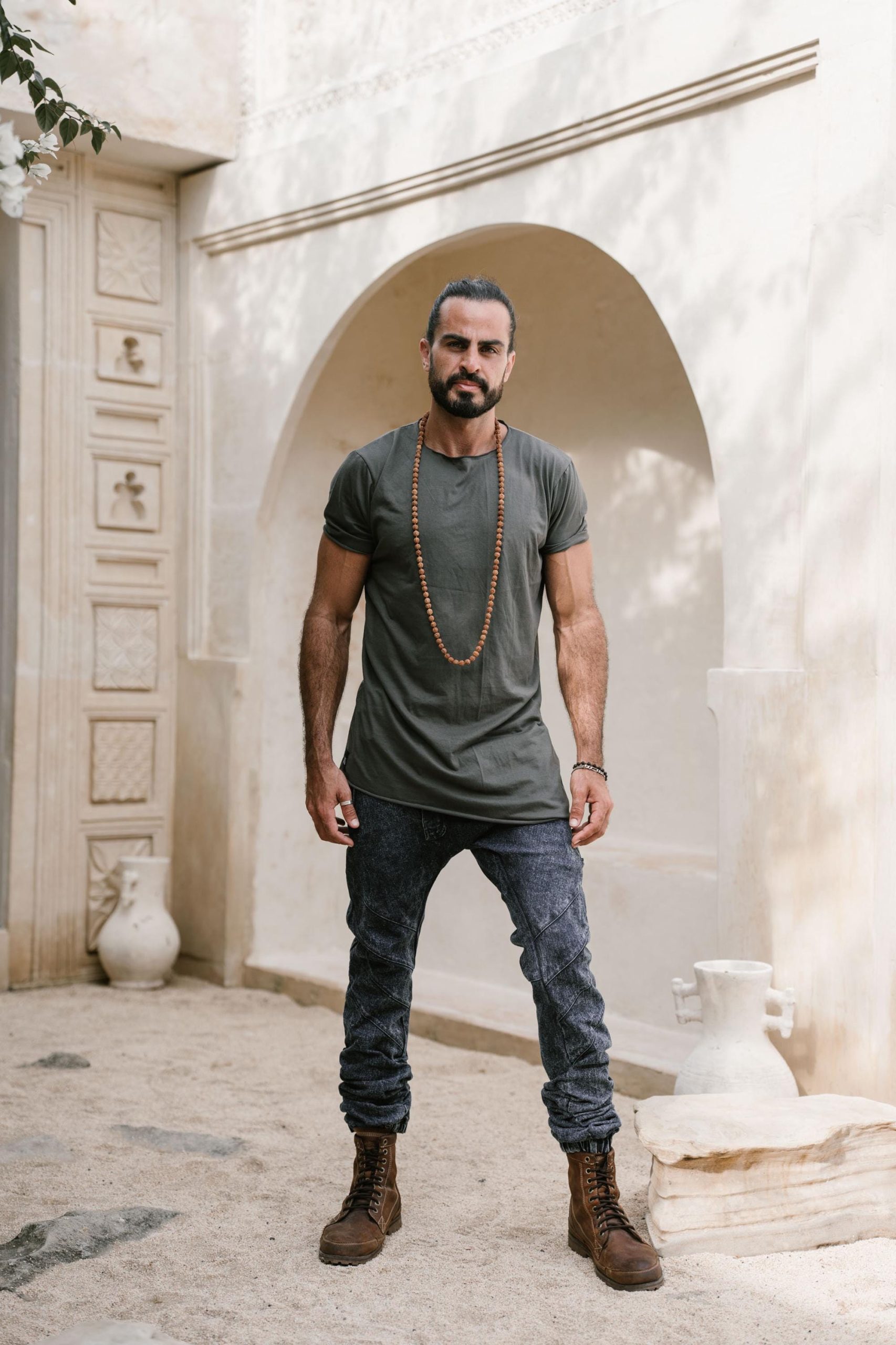 Valo Fit Organic Cotton Tee: Slim Crew Neck Valo Fit Organic Cotton Tee: Slim Crew Neck